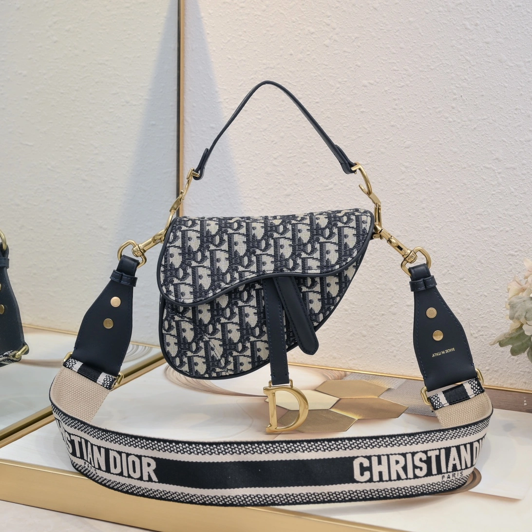 Flexible 9618 Christian Dior AAA Quality Messenger Bags For Women