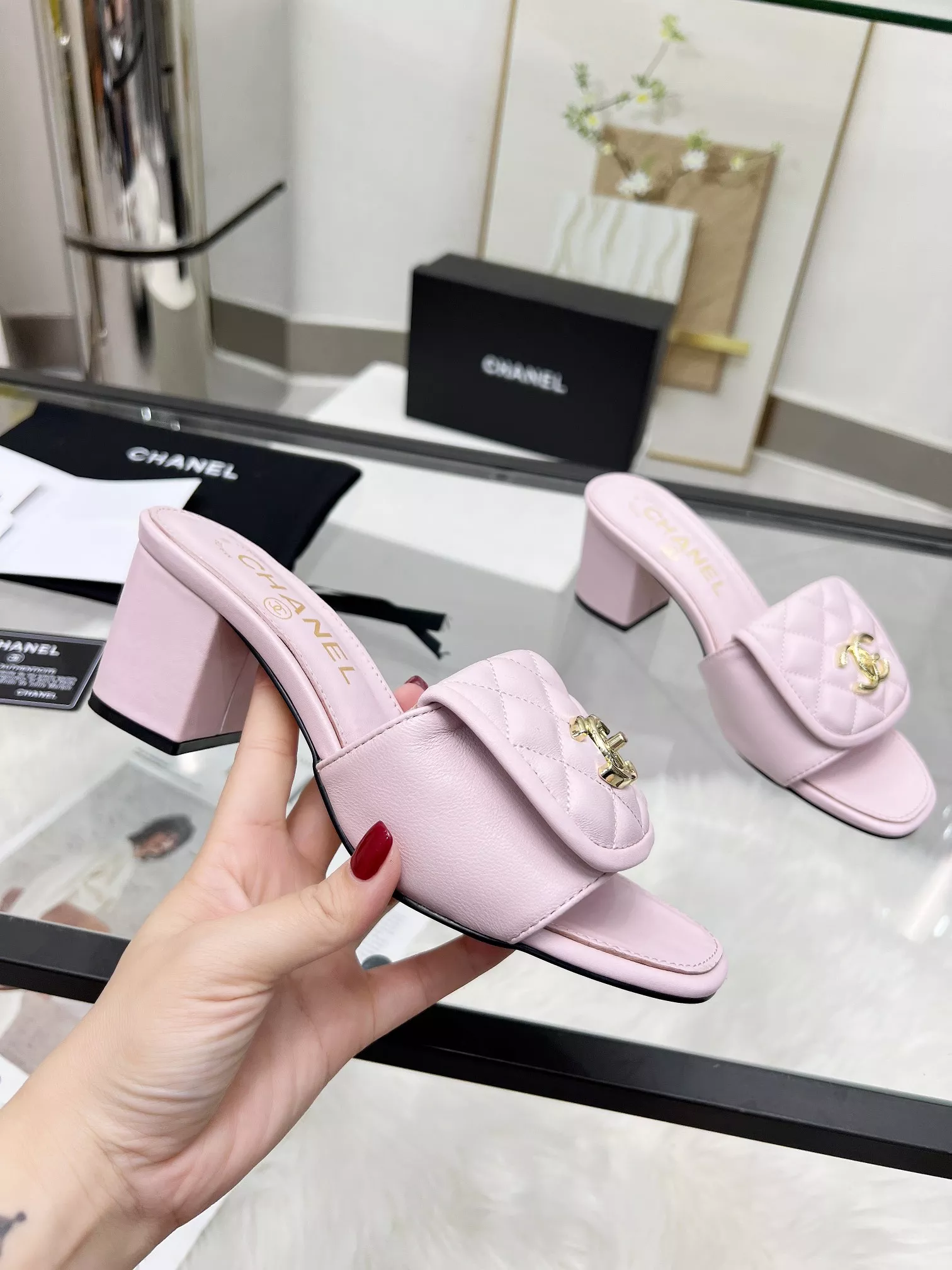 Flexible 9724 Chanel Slippers For Women