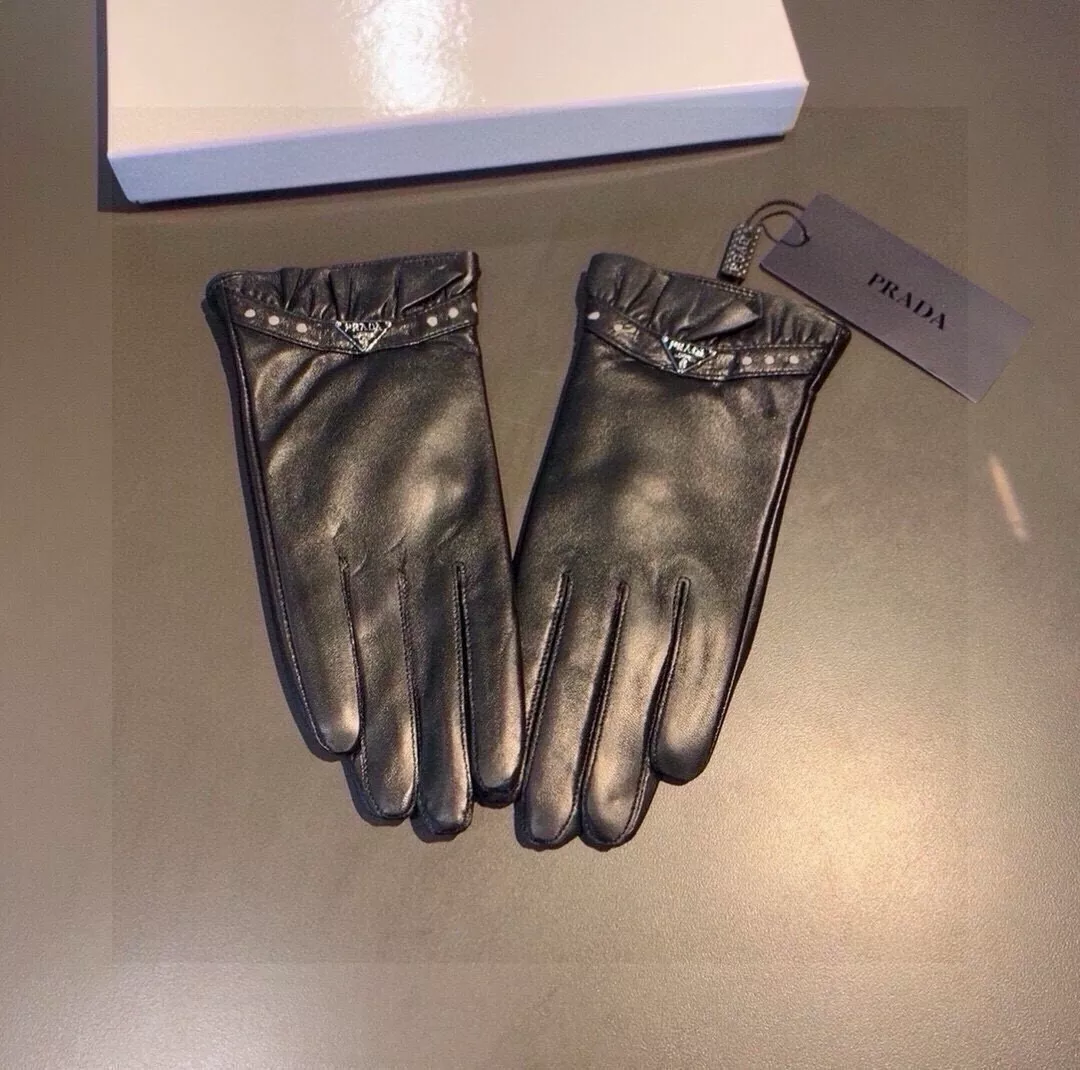 Flexible 9741 Prada Gloves For Women