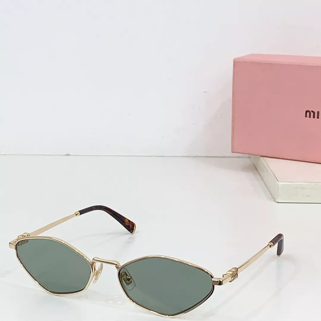 Functional 1538 MIU MIU AAA Quality Sunglasses