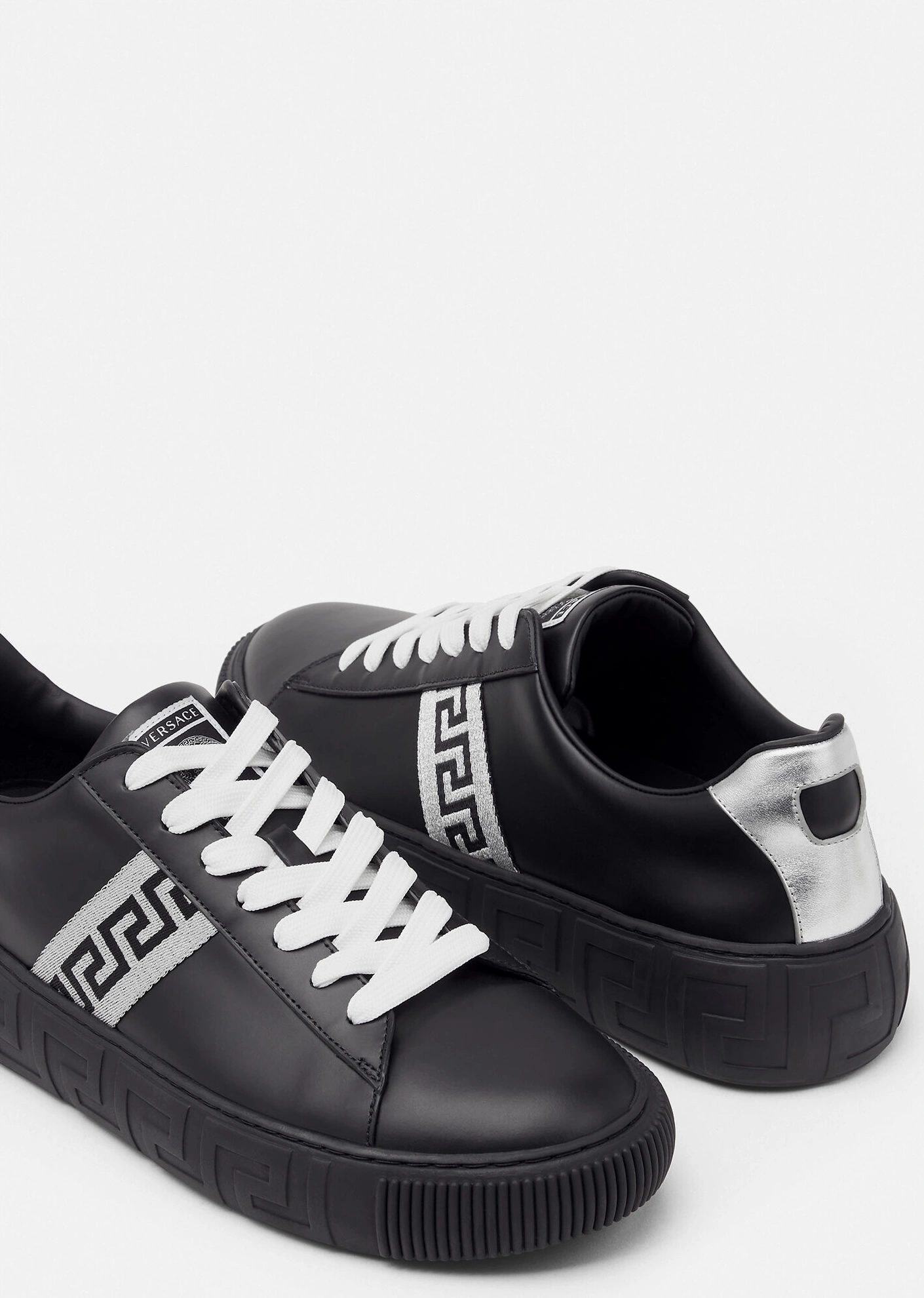 Functional 1580 Versace Casual Shoes For Men
