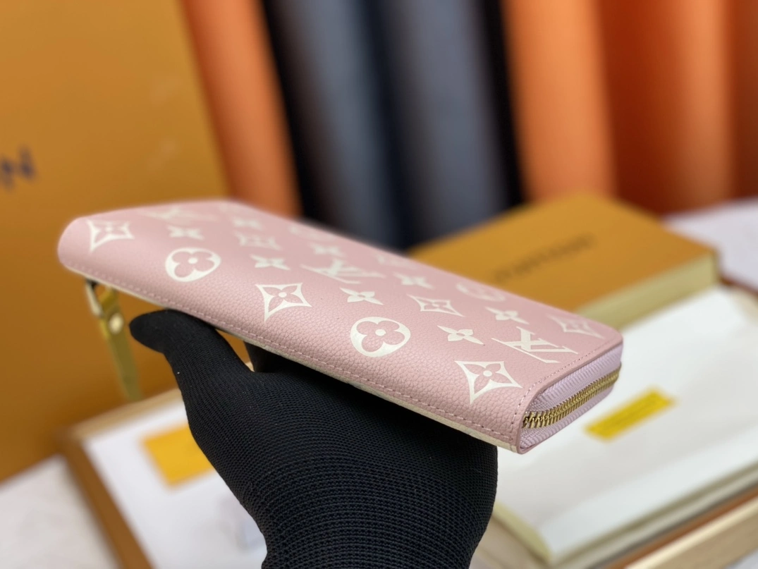 Functional 2040 Louis Vuitton AAA Quality Wallets For Women