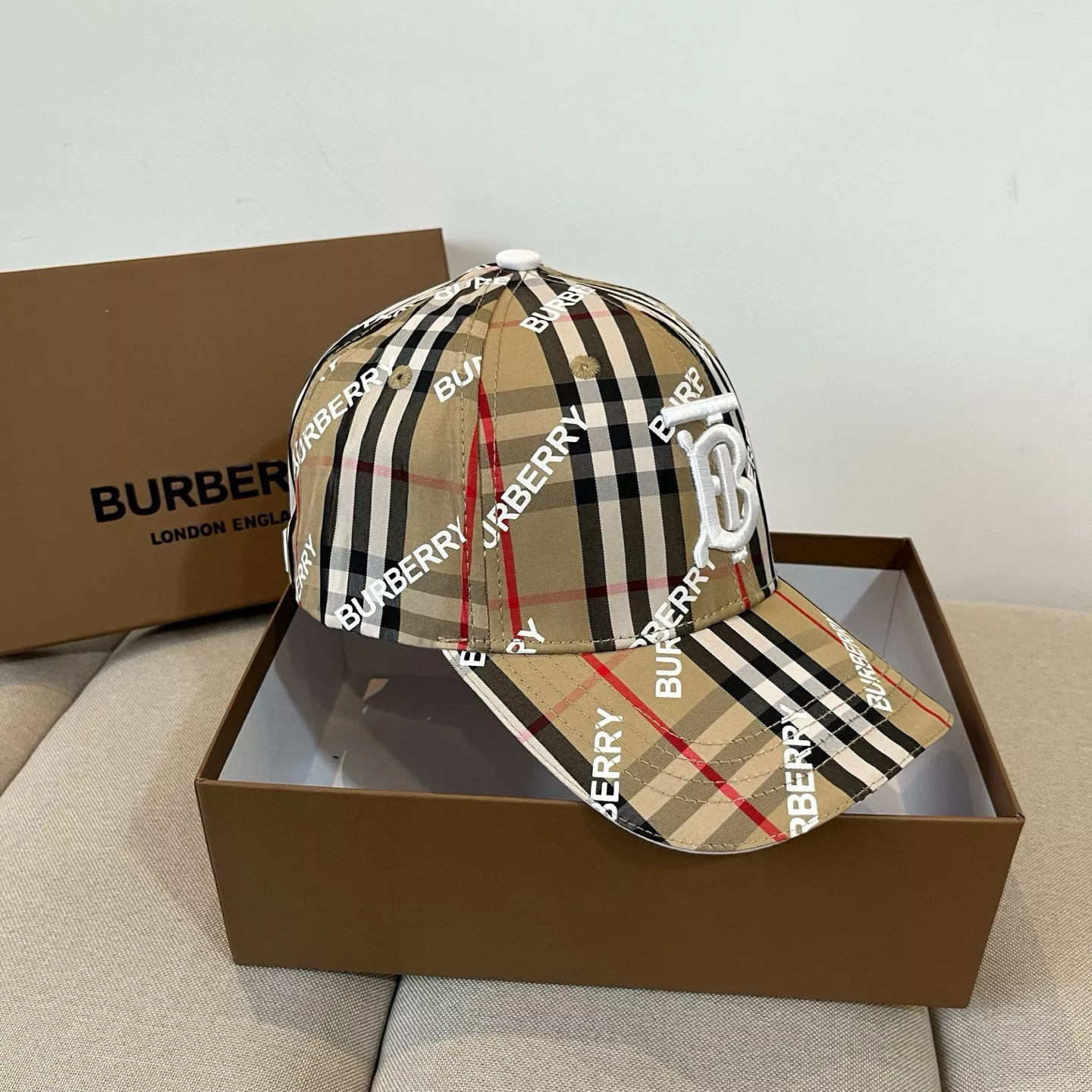 Functional 2233 Burberry Caps