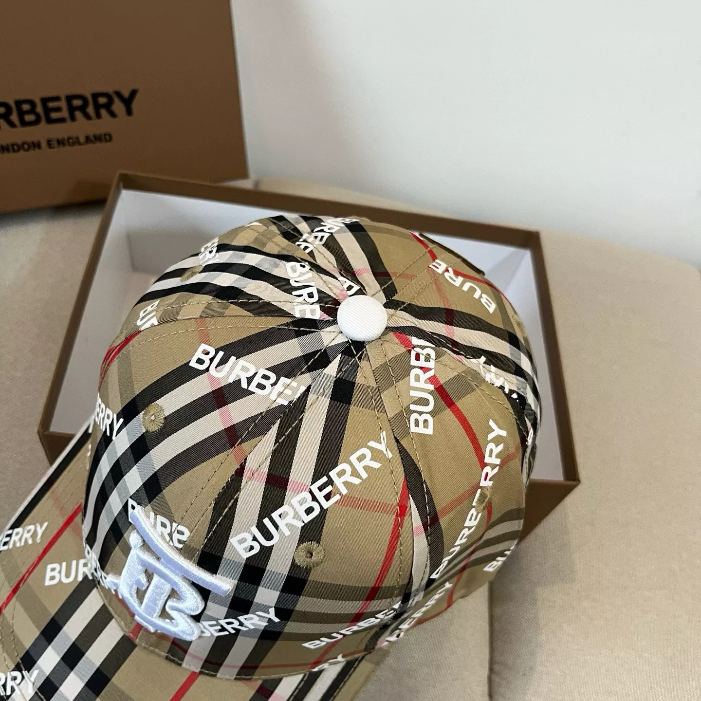 Functional 2233 Burberry Caps