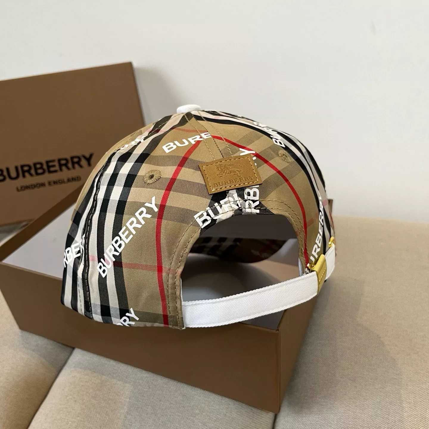 Functional 2233 Burberry Caps