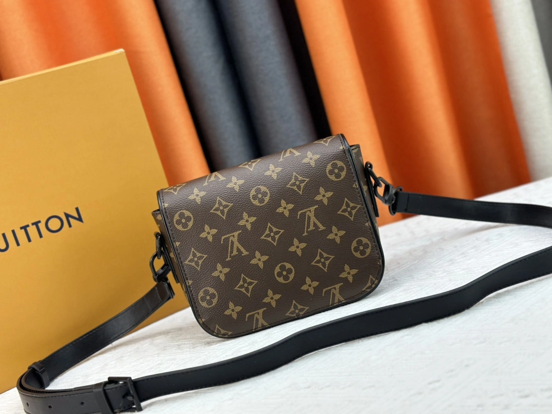 Functional 2359 Louis Vuitton AAA Quality Messenger Bags For Unisex