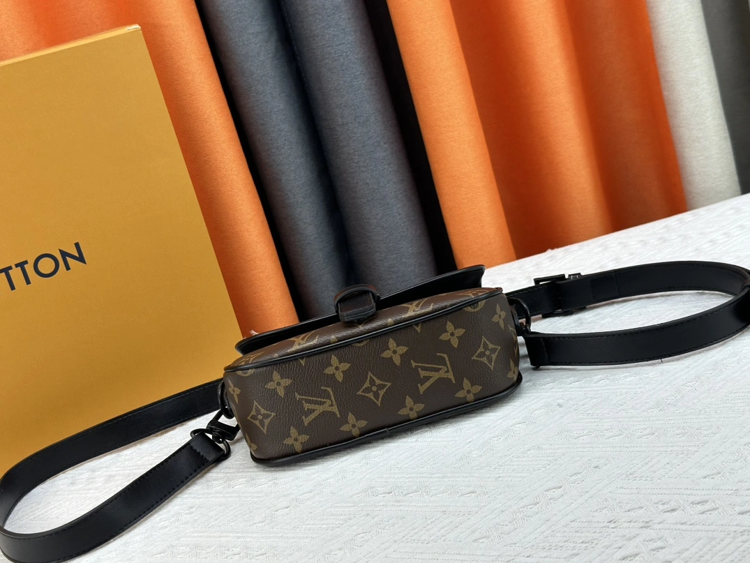 Functional 2359 Louis Vuitton AAA Quality Messenger Bags For Unisex