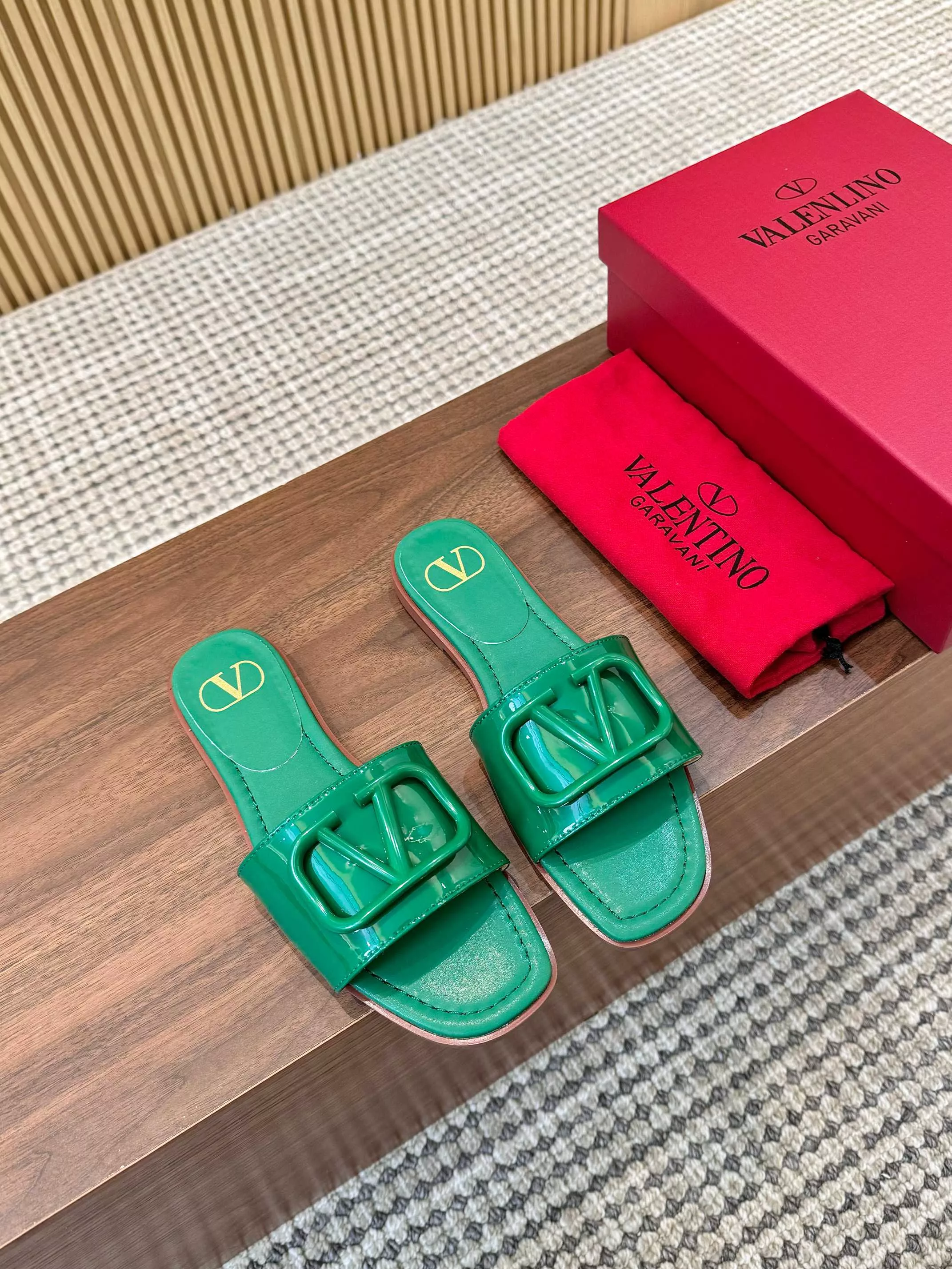 Functional 2523 Valentino Slippers For Women