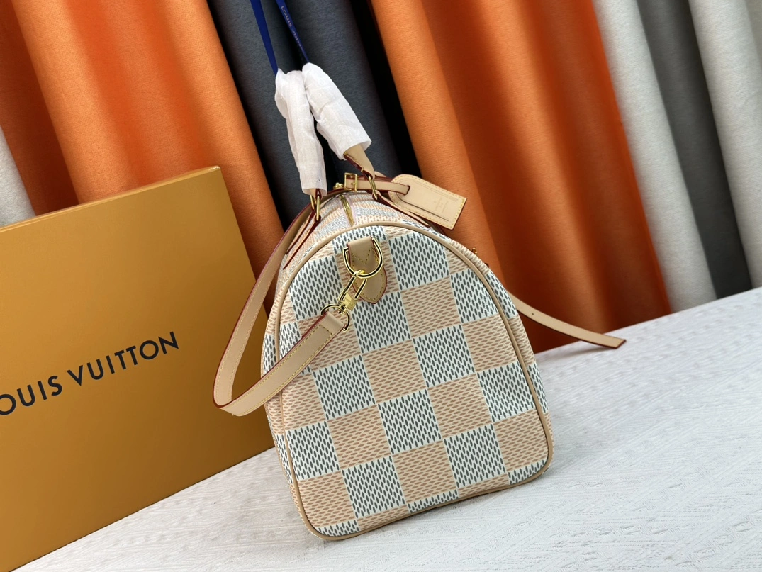 Functional 2549 Louis Vuitton Travel Bags For Women