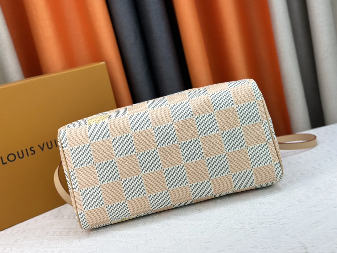Functional 2549 Louis Vuitton Travel Bags For Women
