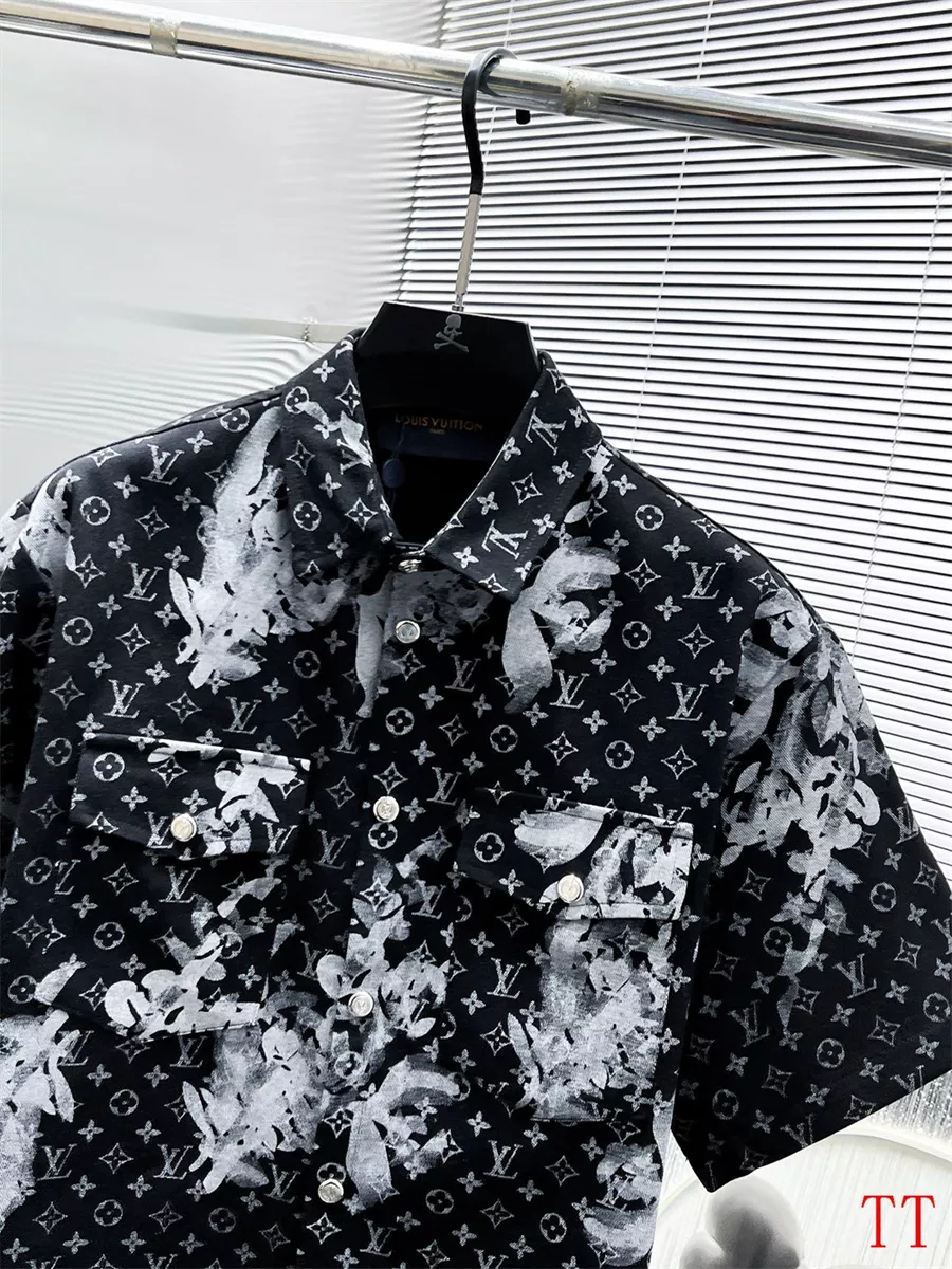 Functional 2607 Louis Vuitton LV Tracksuits Short Sleeved For Men