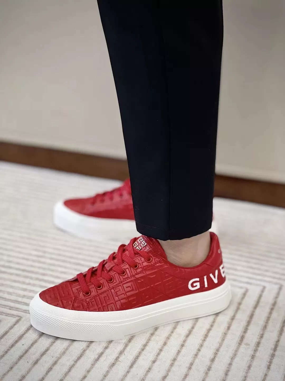 Functional 2748 Givenchy Casual Shoes For Men