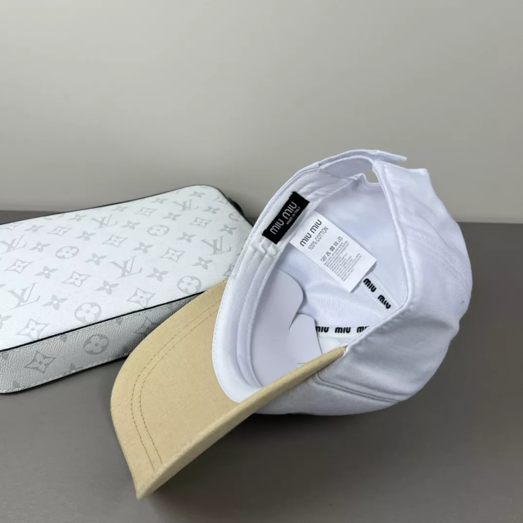 Functional 3040 MIU MIU Caps