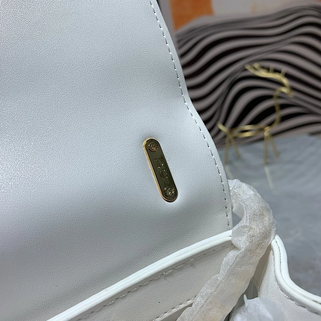 Functional 3052 Dolce & Gabbana D&G AAA Quality Messenger Bags For Women