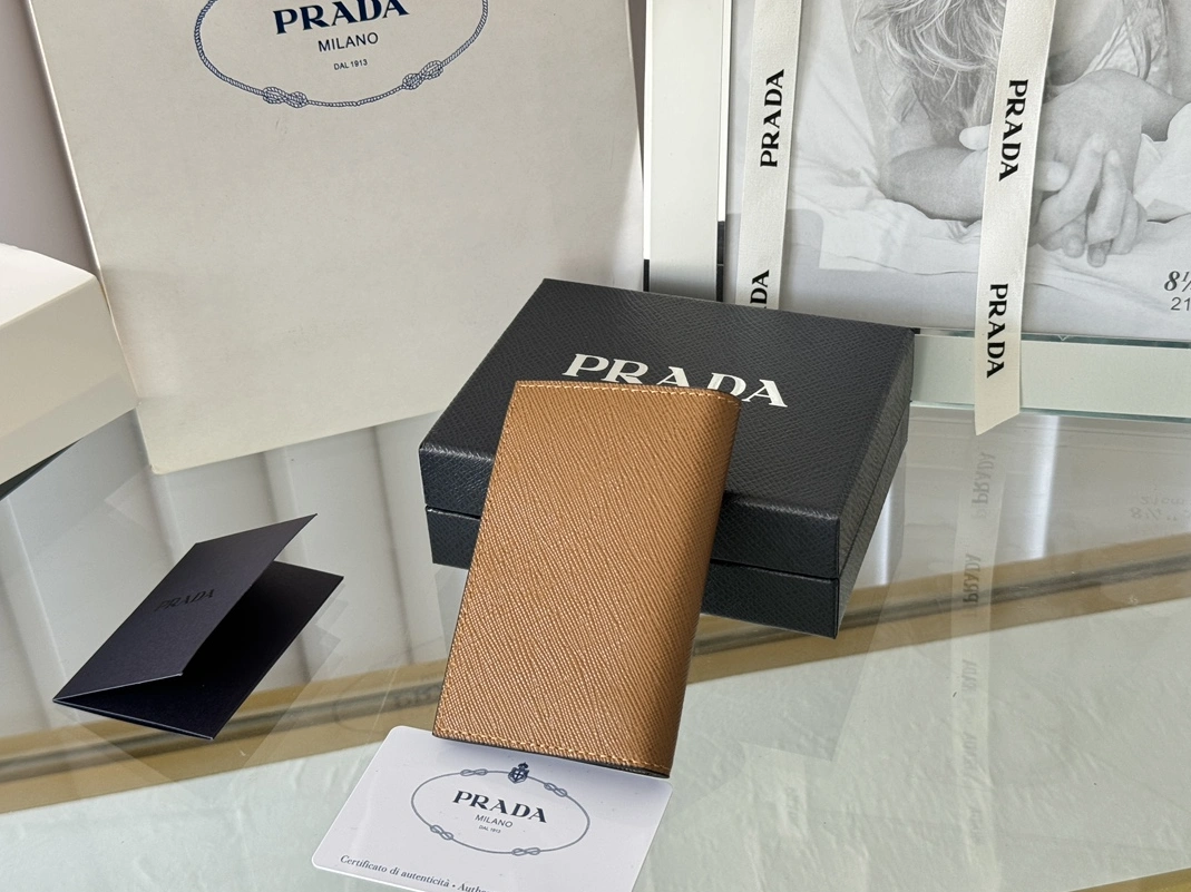 Functional 3090 Prada AAA Quality Card Case