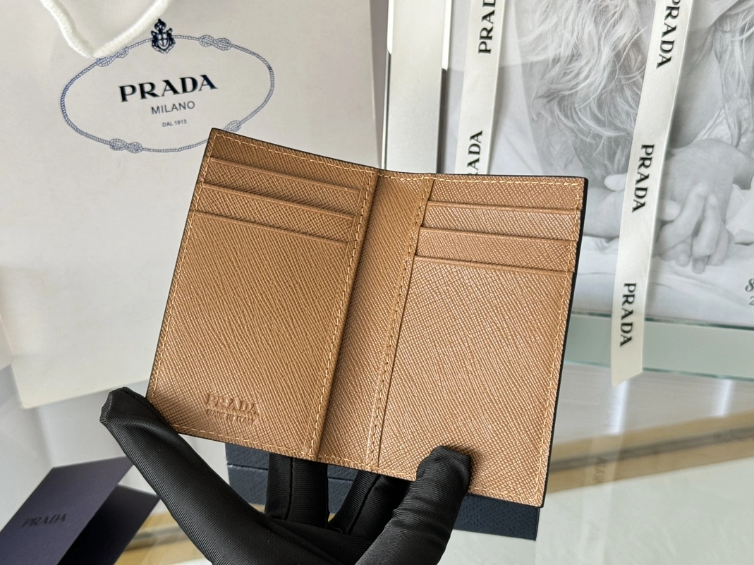 Functional 3090 Prada AAA Quality Card Case