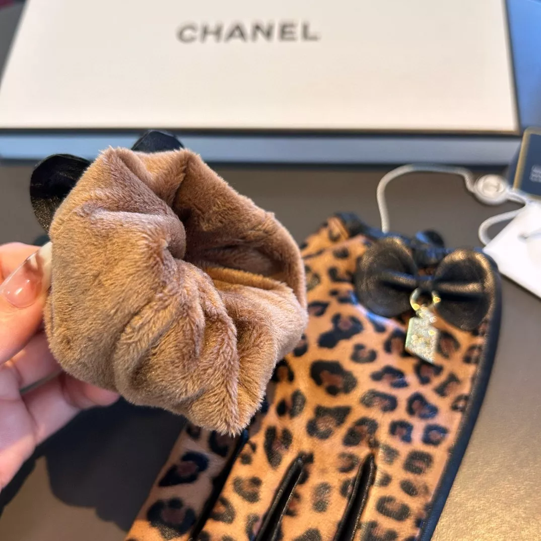 Functional 3390 Chanel Gloves For Women