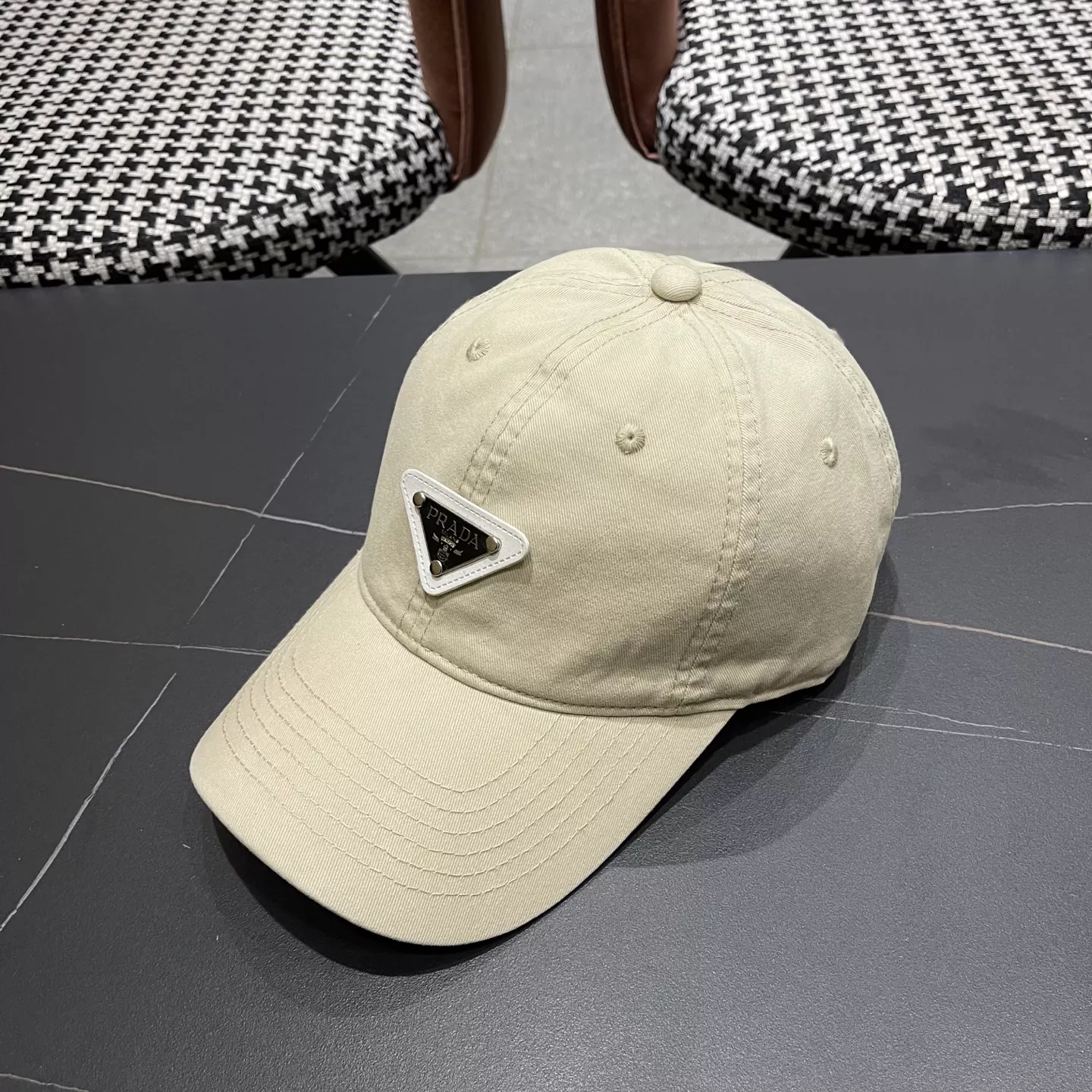 Functional 3520 Prada Caps
