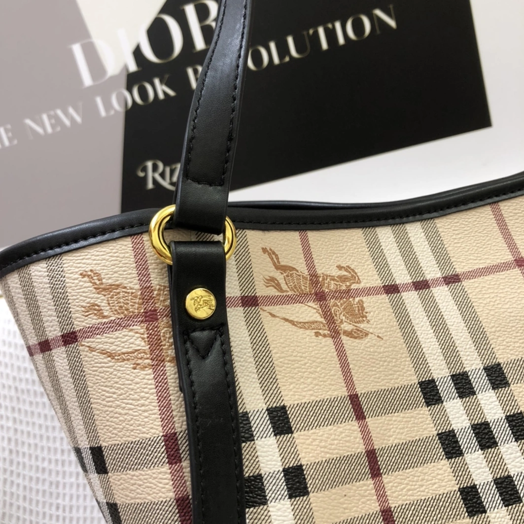 Functional 3657 Burberry AAA Quality Shoulder Bags For Women