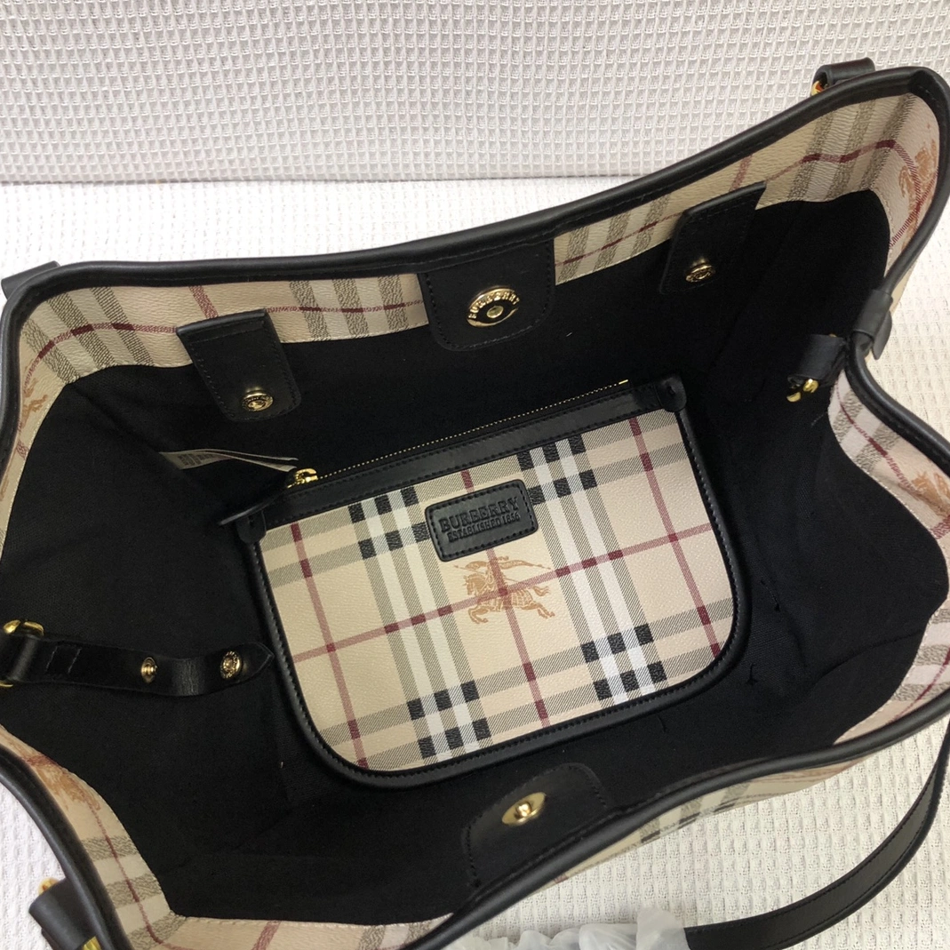 Functional 3657 Burberry AAA Quality Shoulder Bags For Women