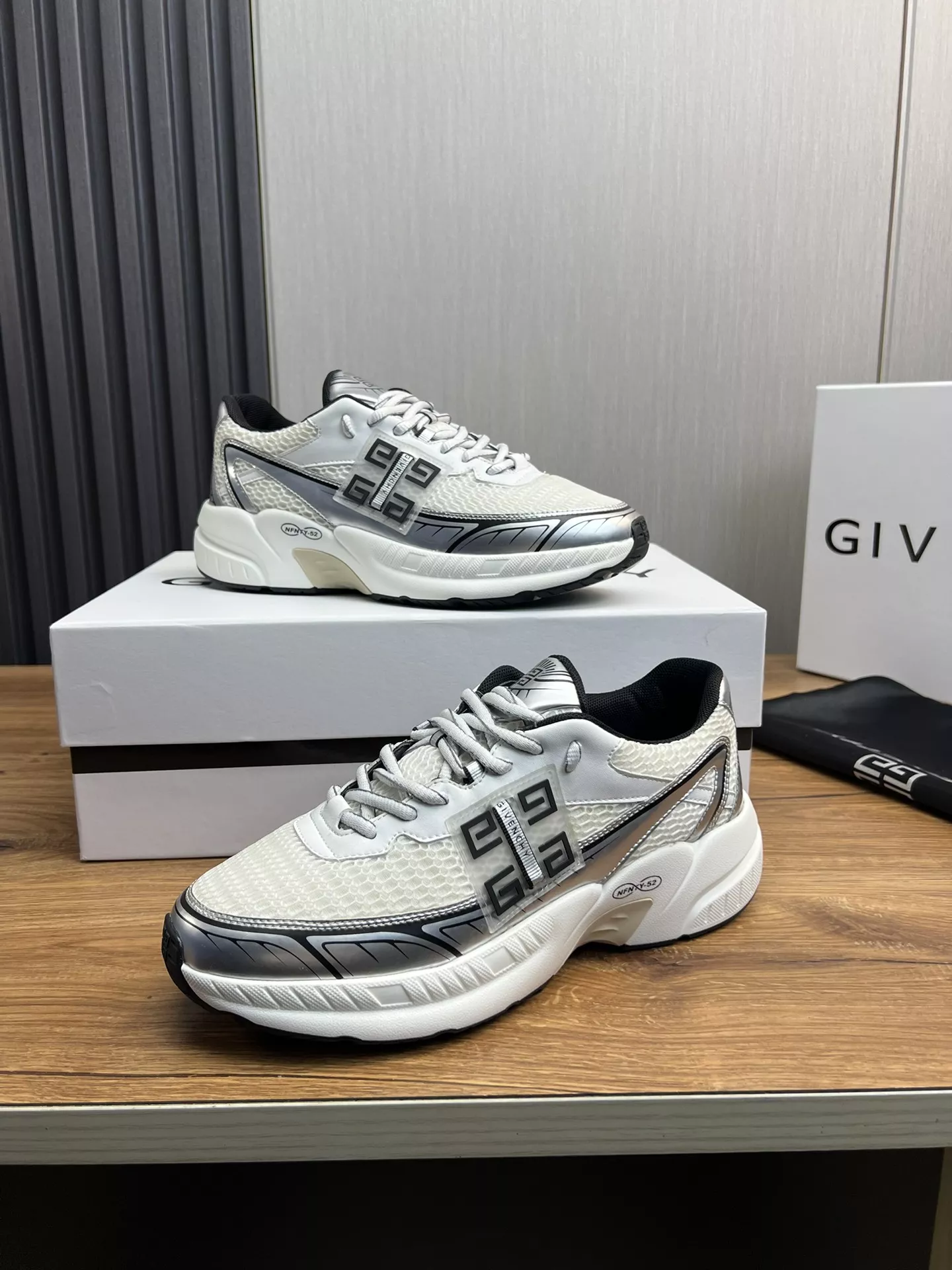Functional 4153 Givenchy Casual Shoes For Men