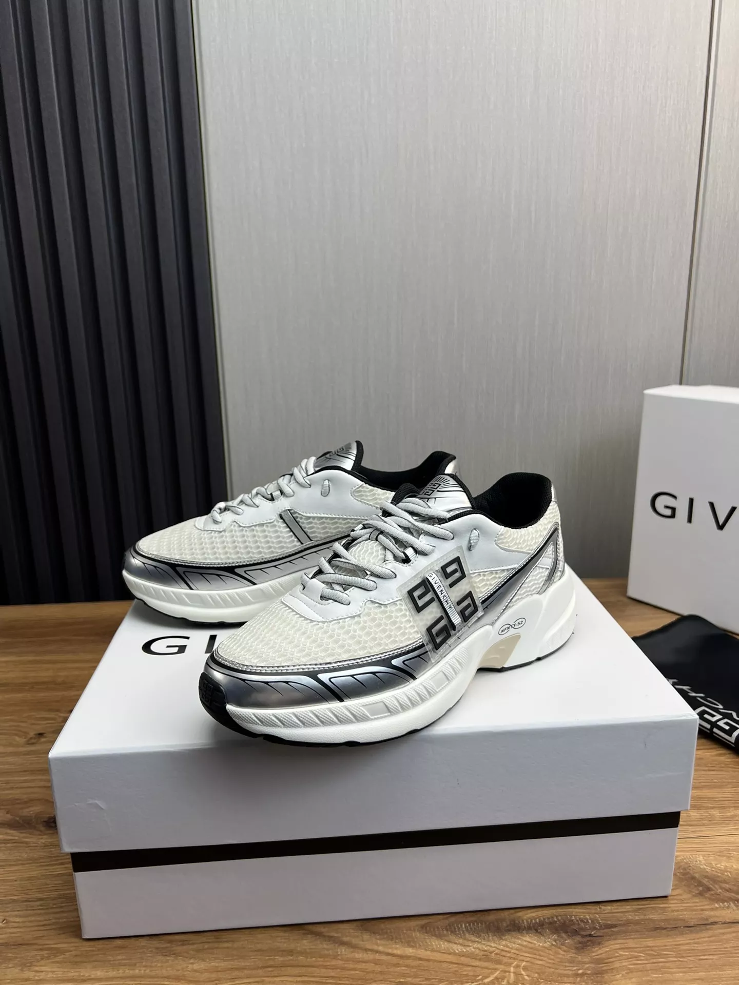 Functional 4153 Givenchy Casual Shoes For Men