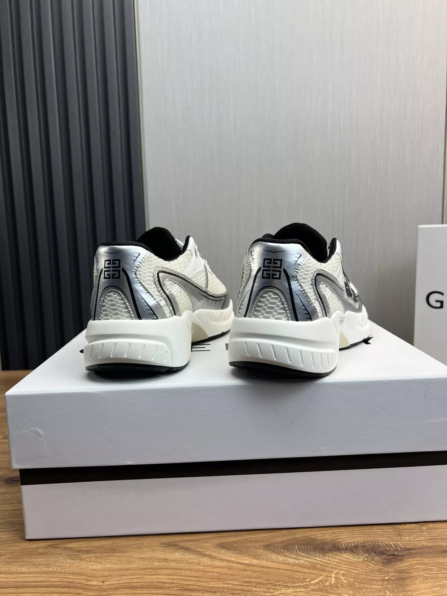 Functional 4153 Givenchy Casual Shoes For Men