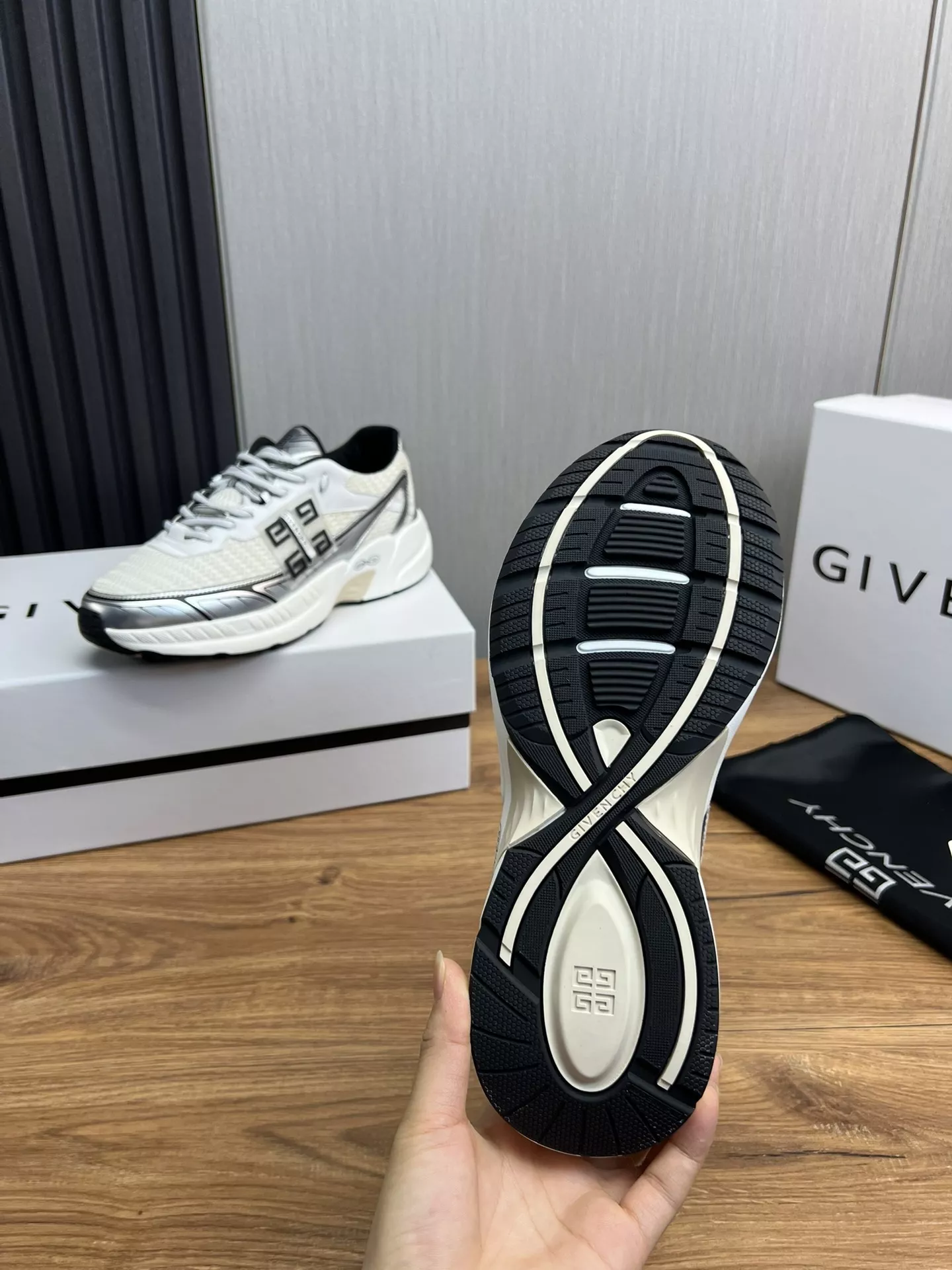 Functional 4153 Givenchy Casual Shoes For Men