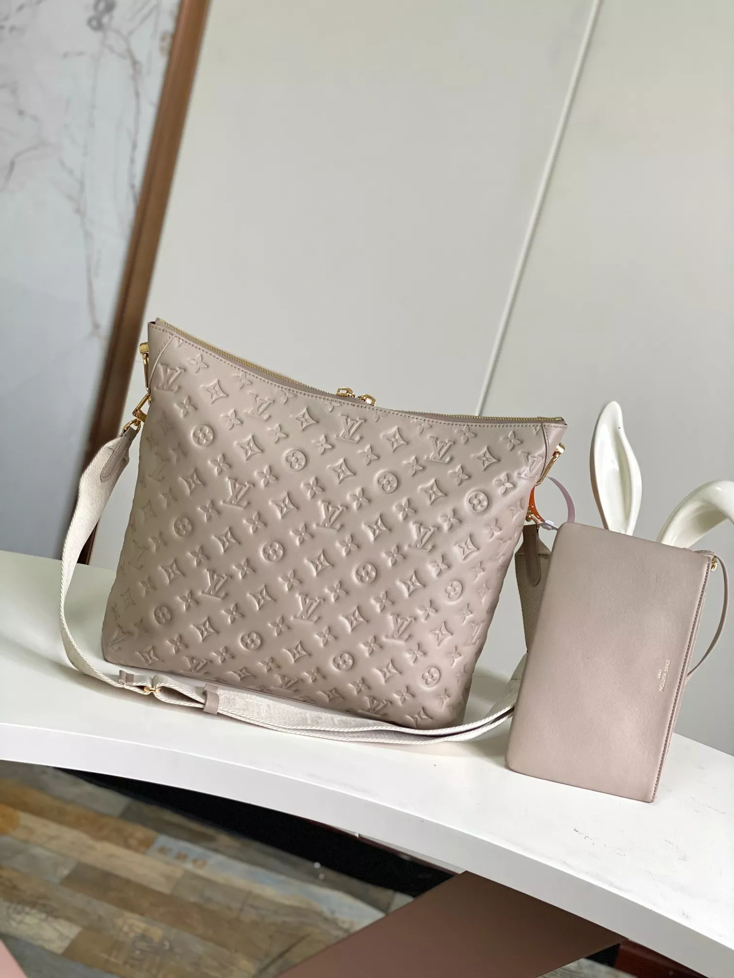 Functional 4216 Louis Vuitton AAA Quality Messenger Bags