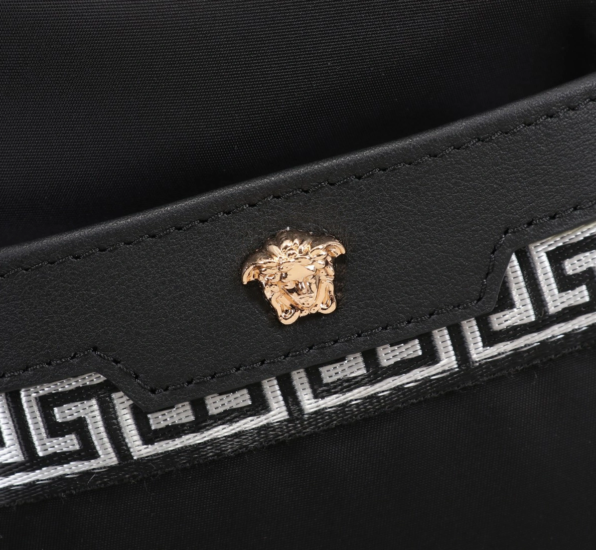 Functional 4250 Versace AAA Man Messenger Bags