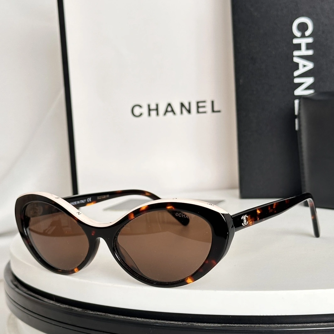 Functional 4290 Chanel AAA Quality Sunglasses