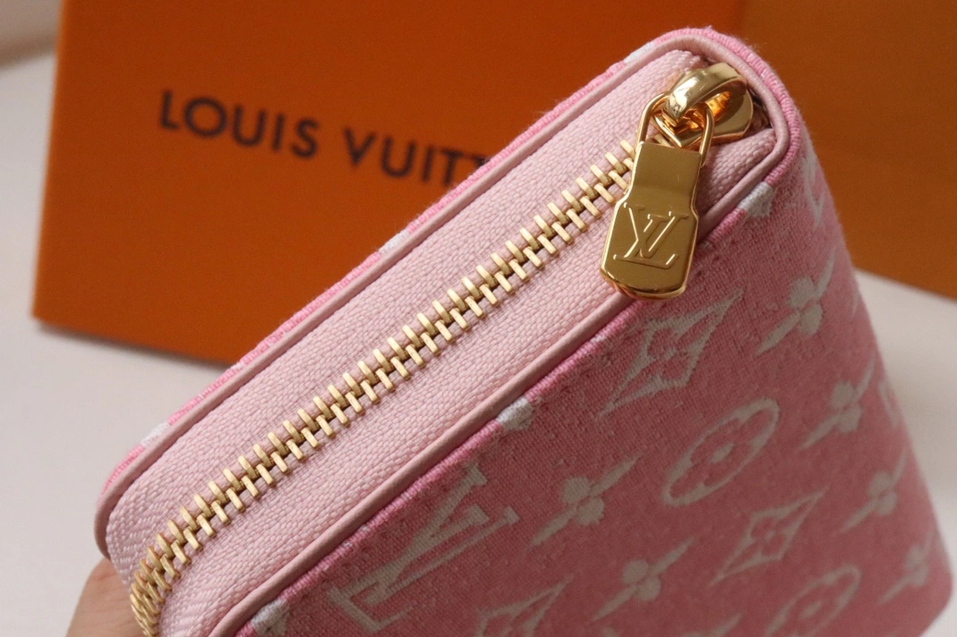 Functional 4570 Louis Vuitton AAA Quality Wallets