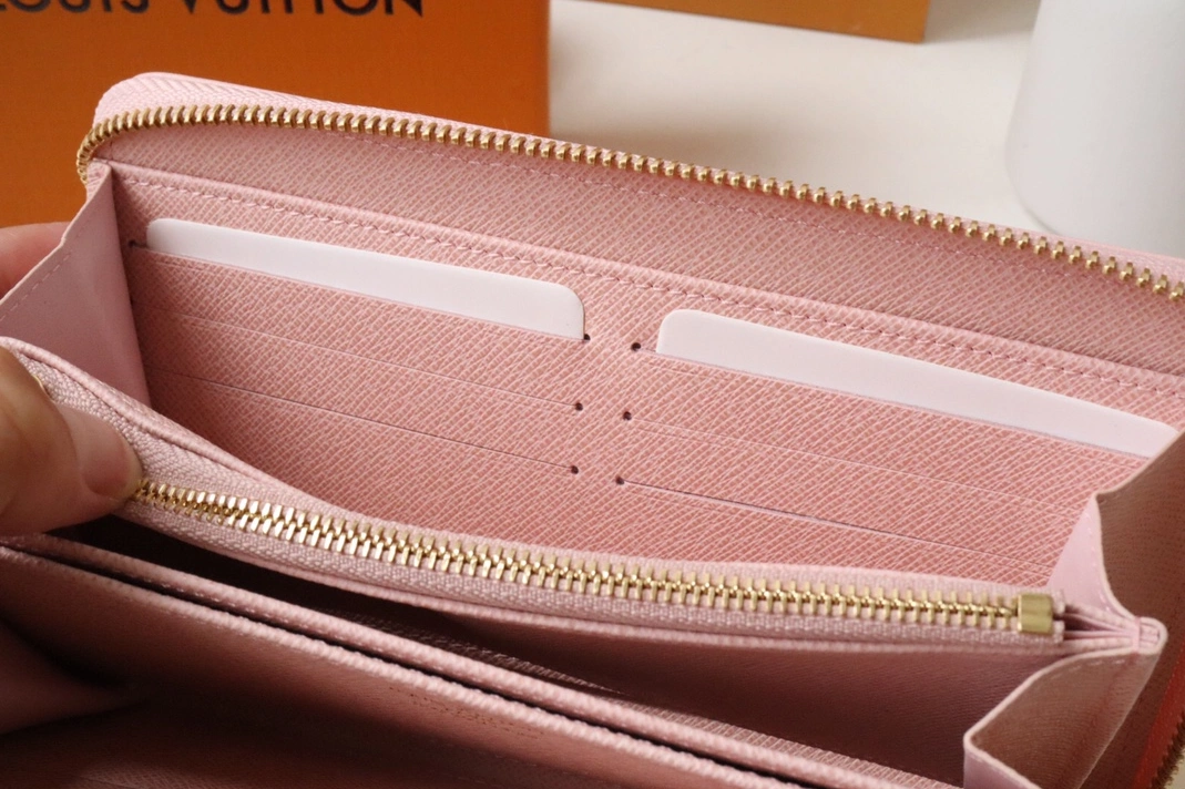 Functional 4570 Louis Vuitton AAA Quality Wallets