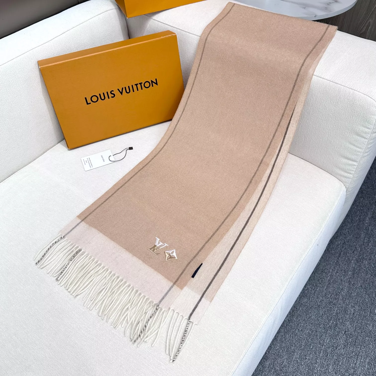 Functional 4626 Louis Vuitton Scarf