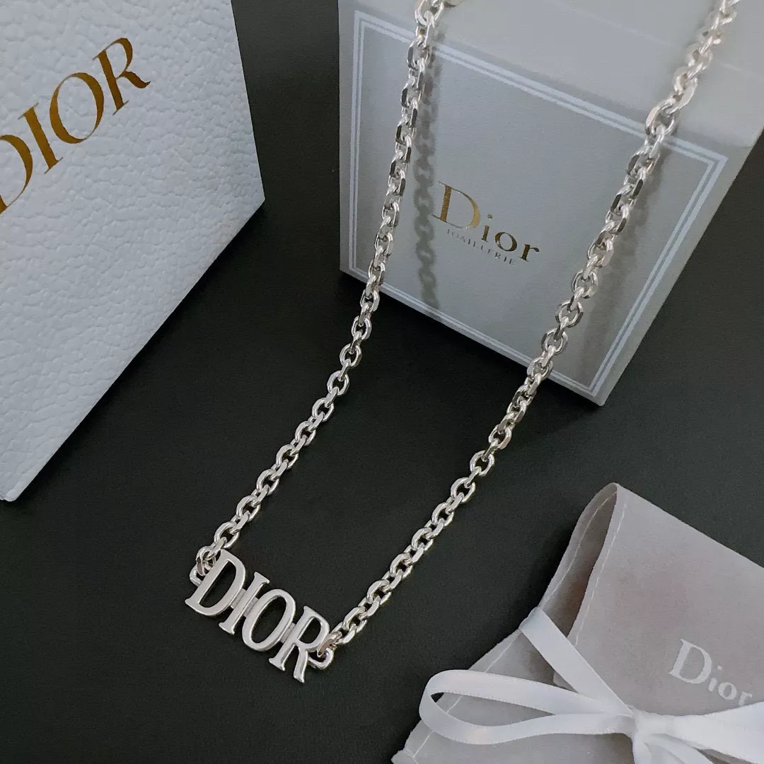 Functional 4678 Christian Dior Necklaces