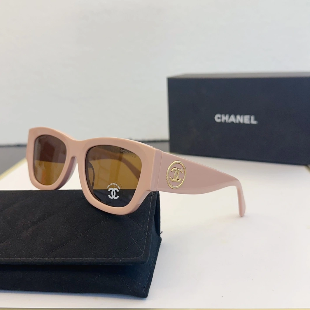 Functional 4860 Chanel AAA Quality Sunglasses