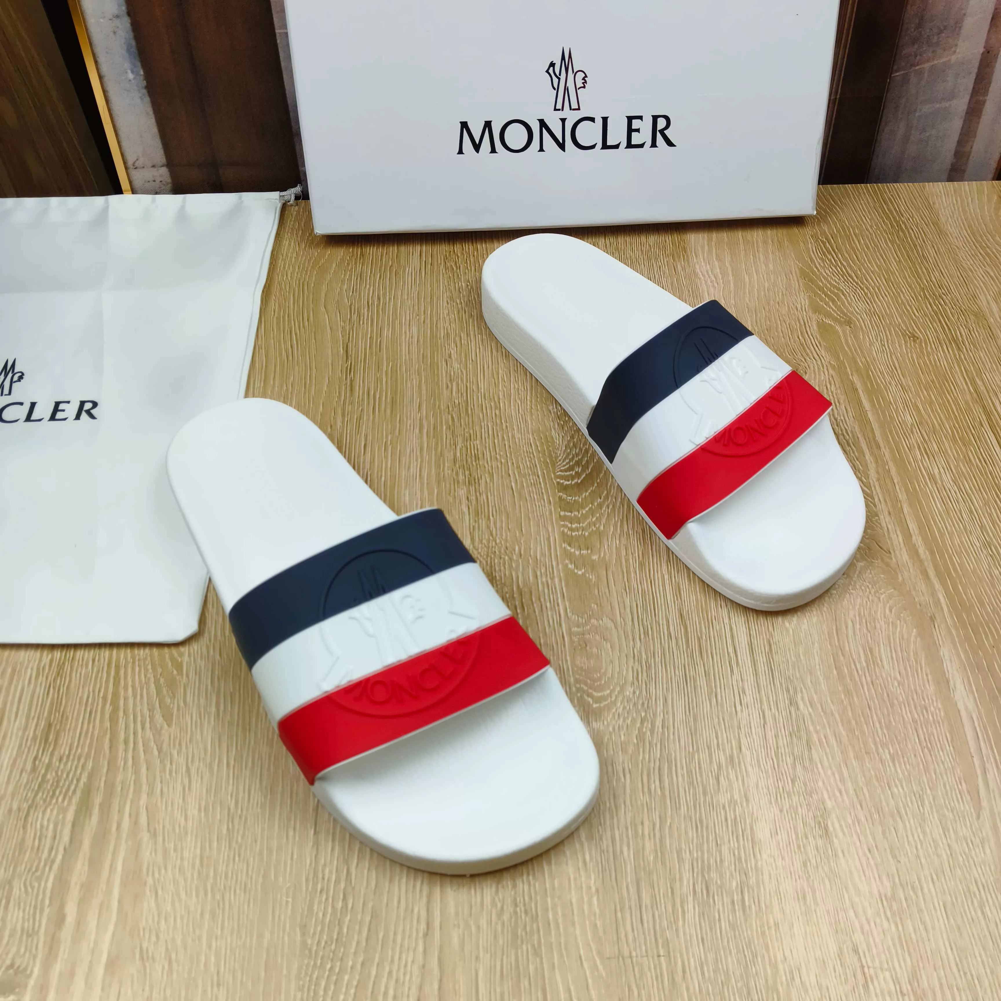 Functional 562 Moncler Slippers For Men