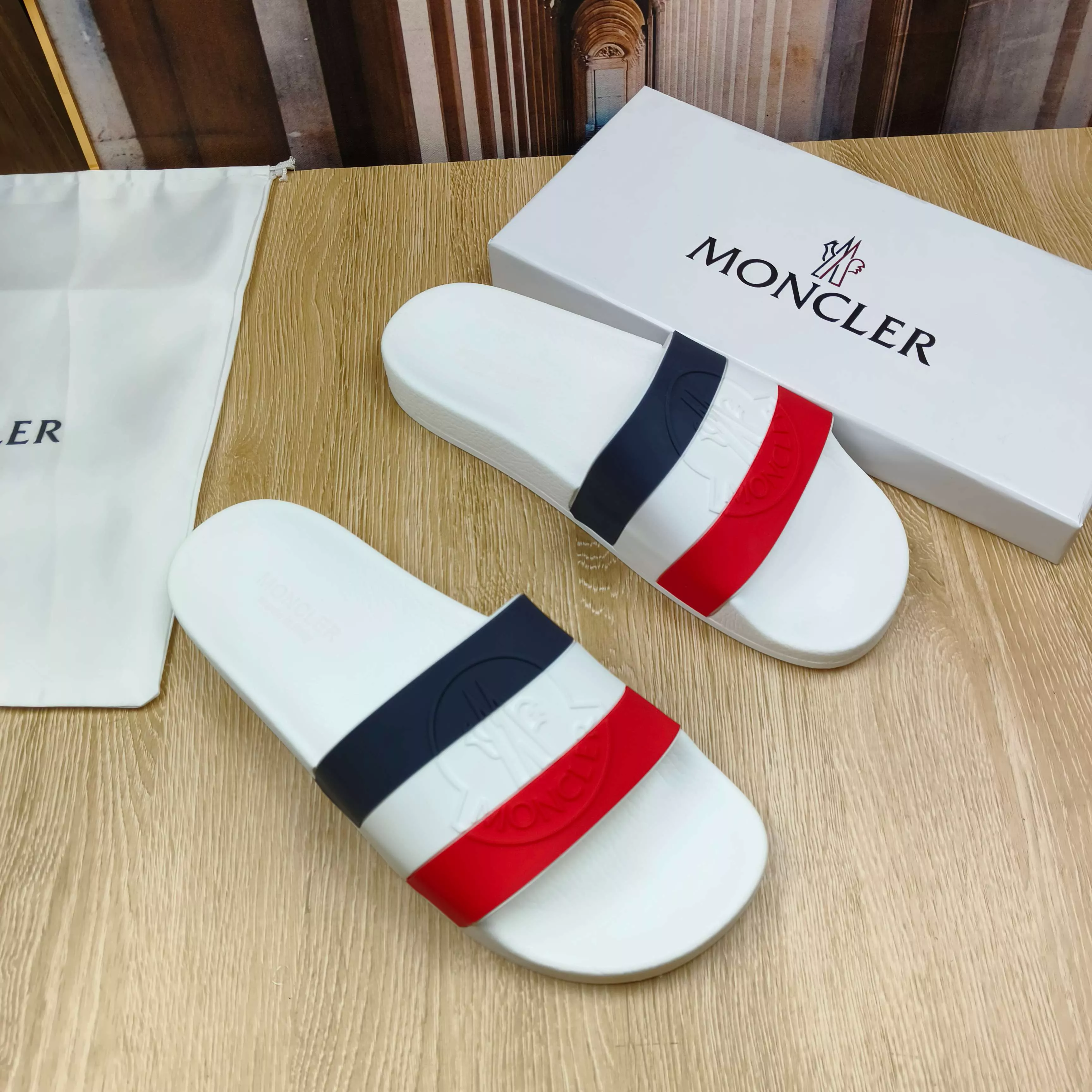 Functional 562 Moncler Slippers For Men