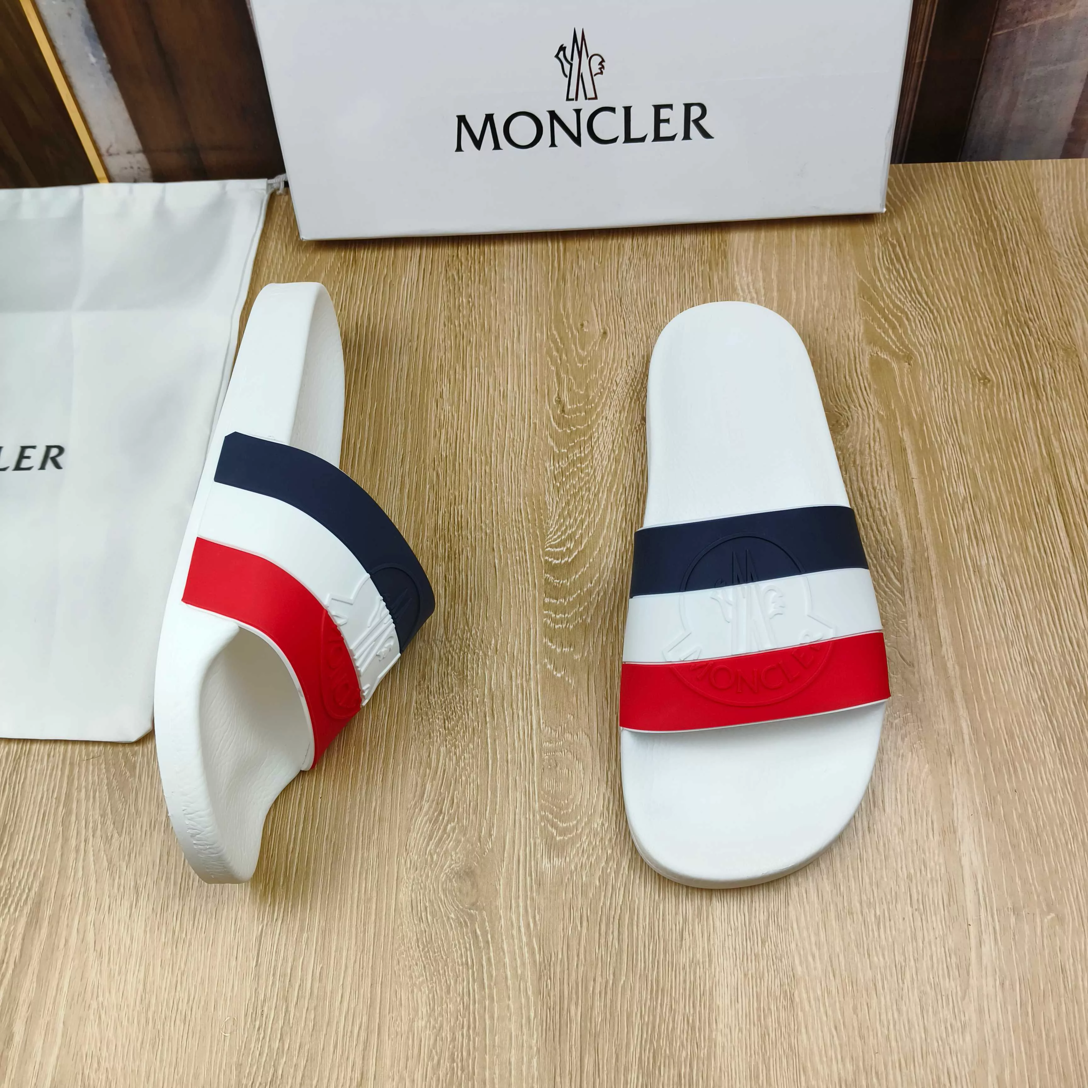 Functional 562 Moncler Slippers For Men