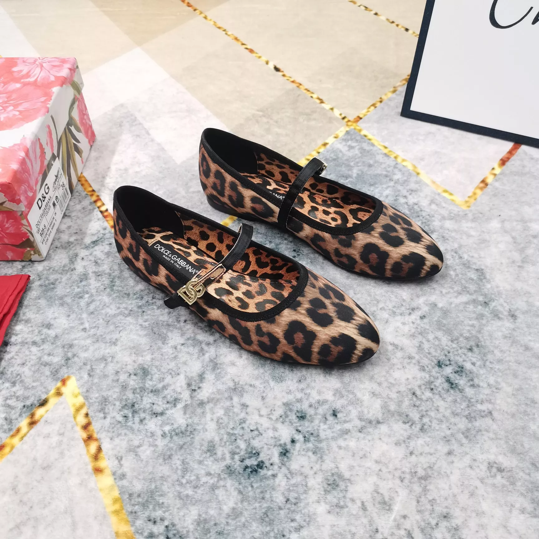 Functional 5634 Dolce & Gabbana D&G Flat Shoes For Women