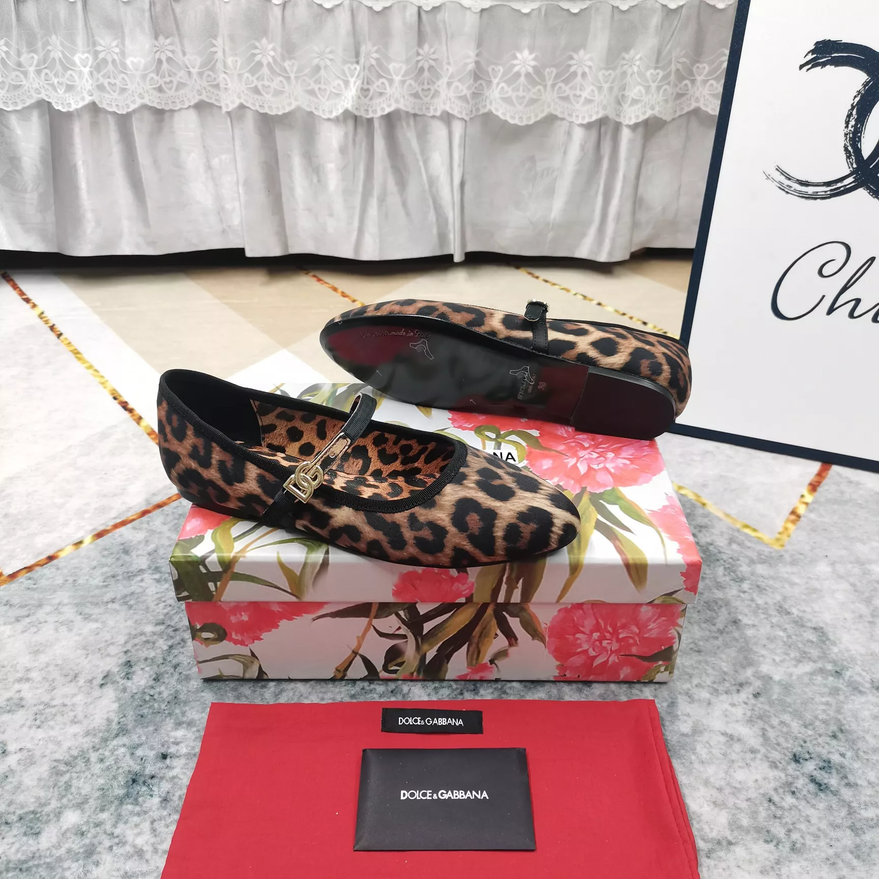 Functional 5634 Dolce & Gabbana D&G Flat Shoes For Women