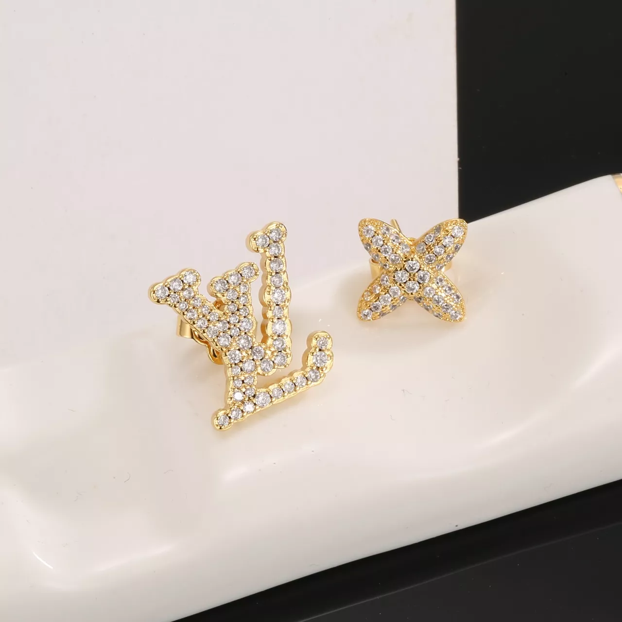 Functional 5660 Louis Vuitton Earrings For Women