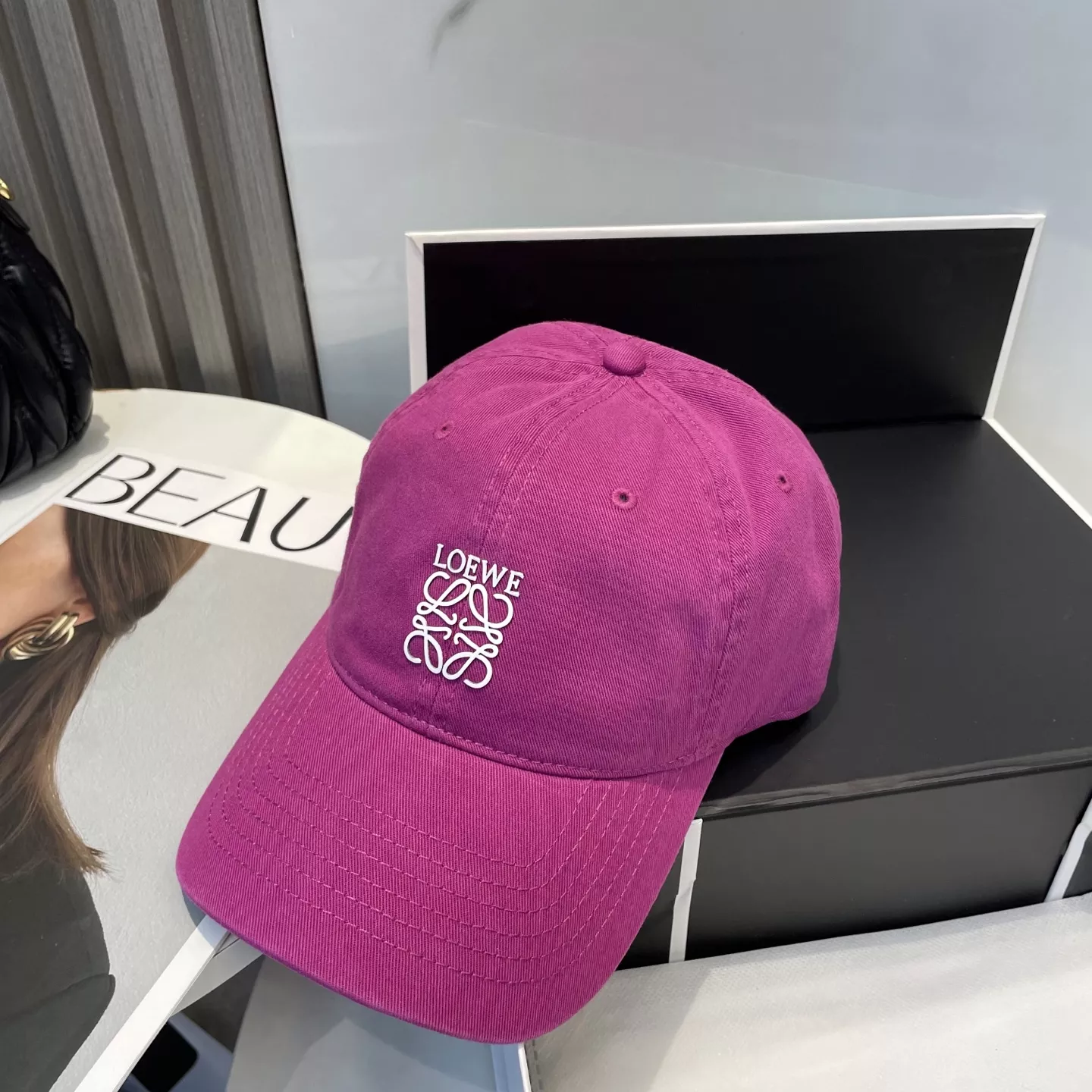 Functional 5818 LOEWE Caps