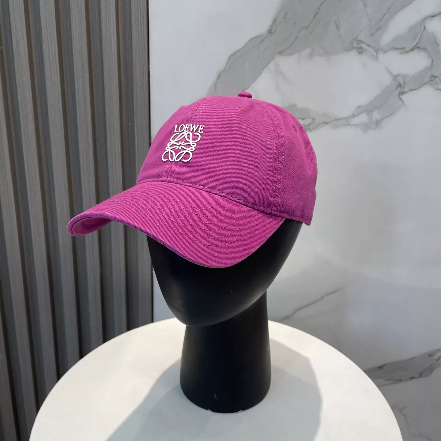 Functional 5818 LOEWE Caps