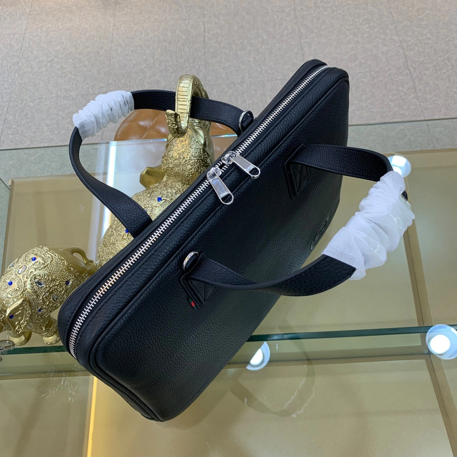 Functional 620 Gucci AAA Man Handbags