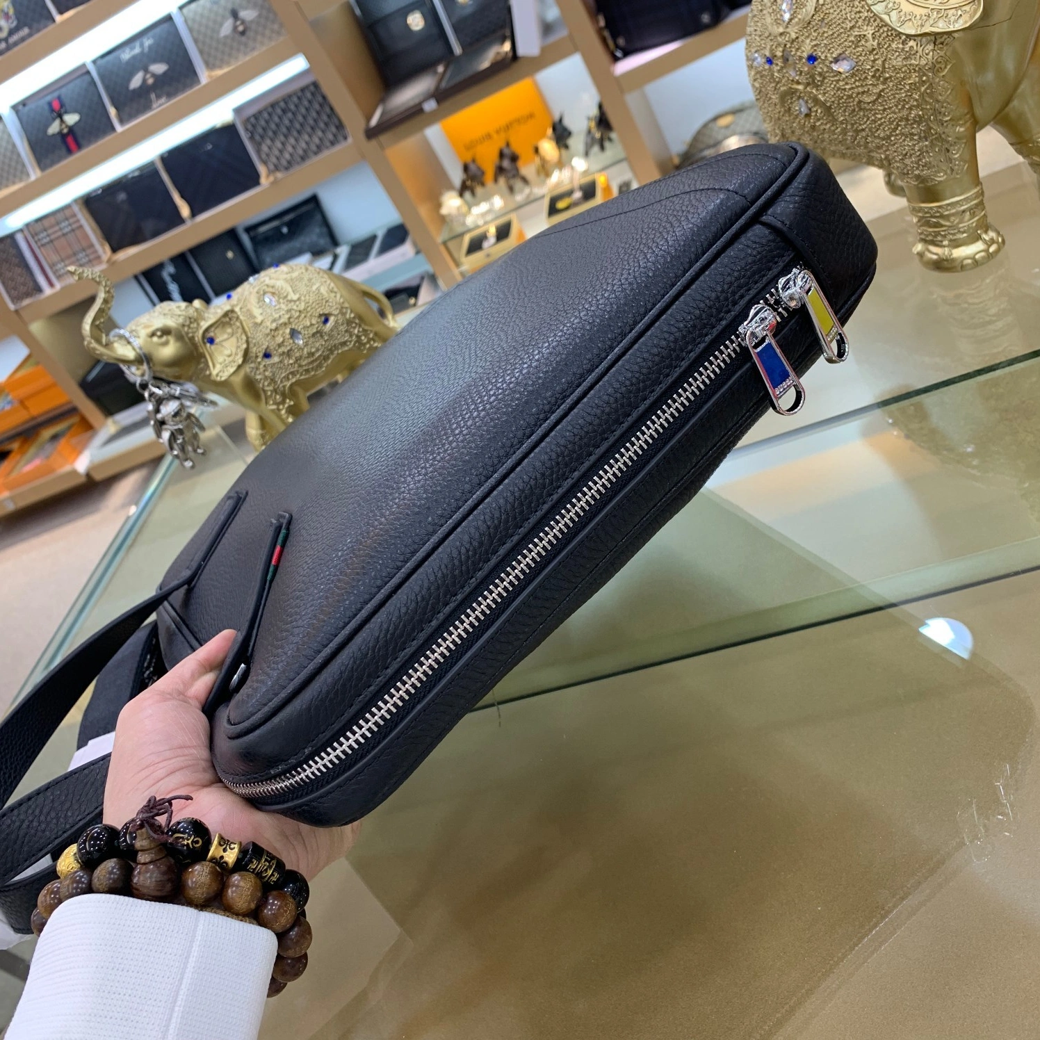 Functional 620 Gucci AAA Man Handbags