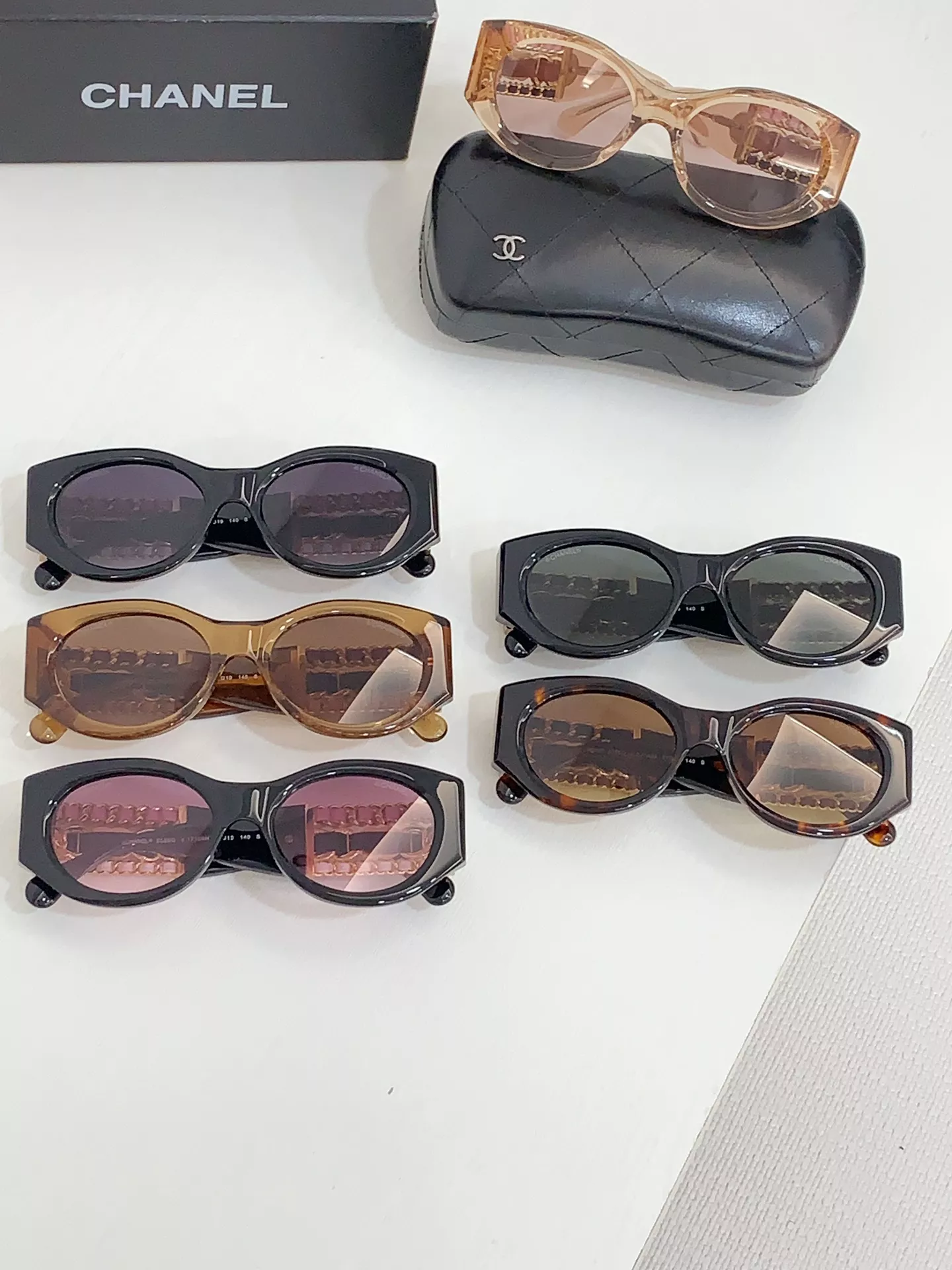 Functional 6425 Chanel AAA Quality Sunglasses