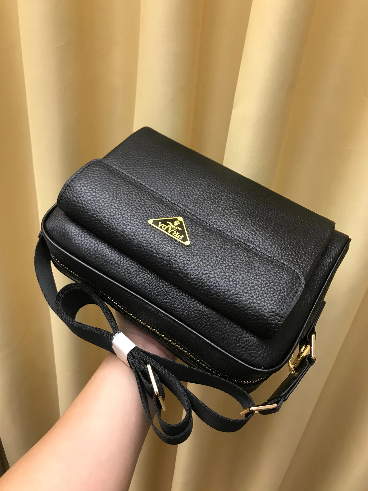 Functional 6450 Prada AAA Man Messenger Bags