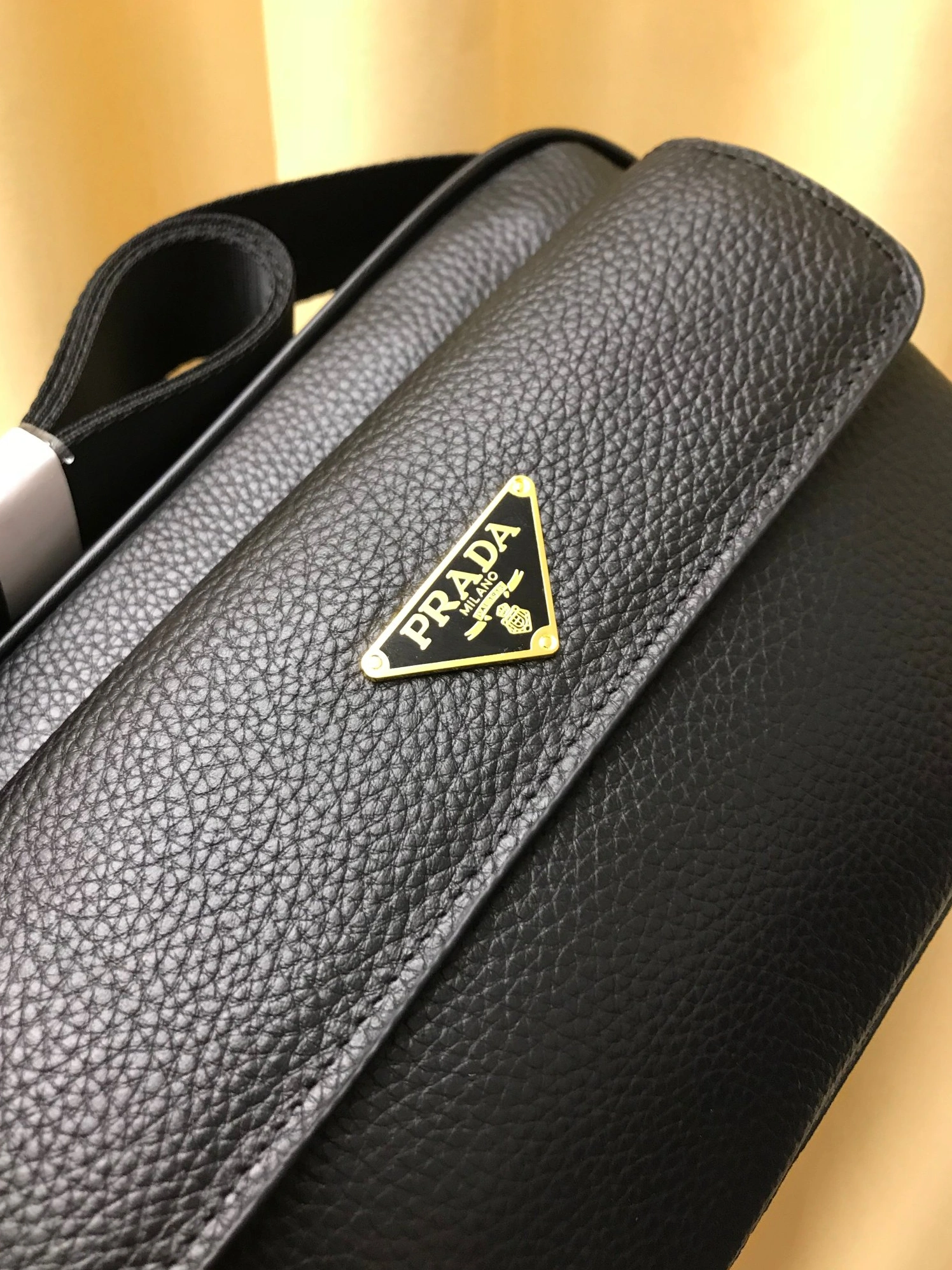Functional 6450 Prada AAA Man Messenger Bags