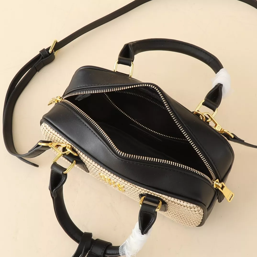 Functional 6709 MIU MIU AAA Quality Handbags For Women